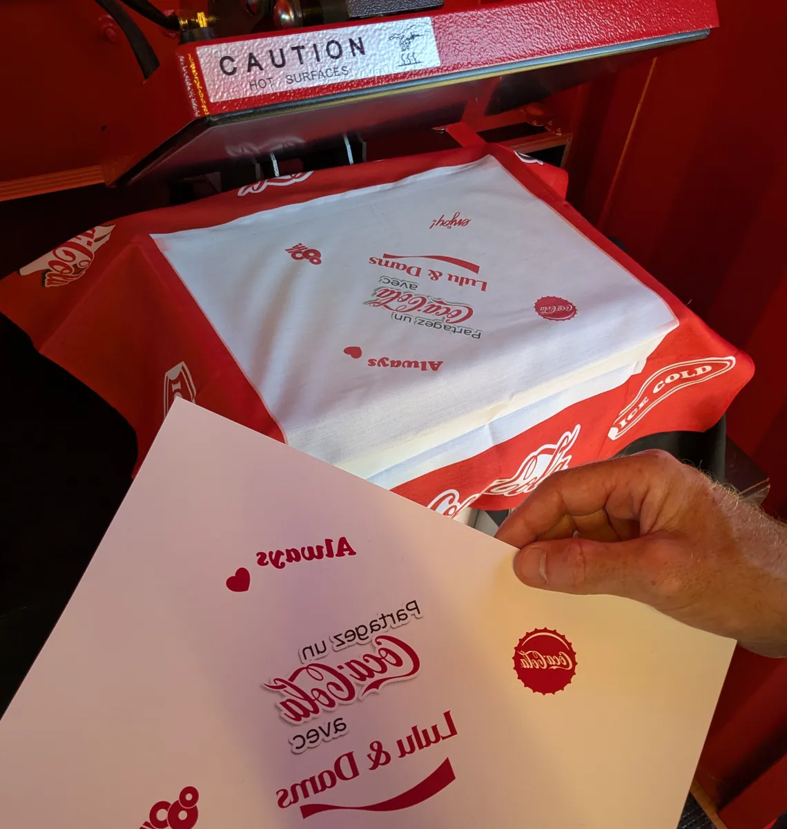 Bandana personnalisé à la sortie de la presse
